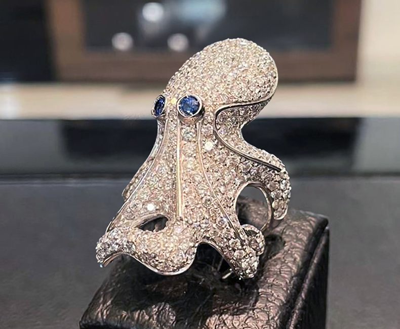 https://lepetitfilsdubijoutier.fr/wp-content/uploads/2025/07/Bague-poulpe-1.jpg